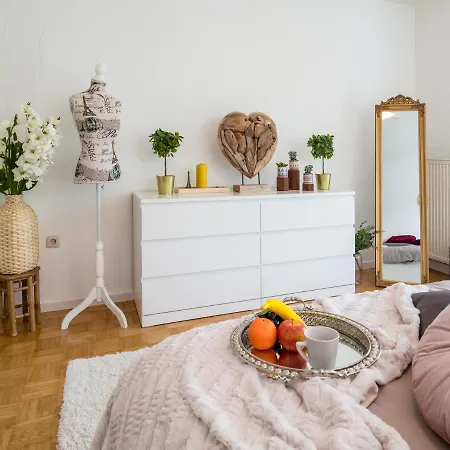 Apartment 2og Rechts - Wunderschoene 80m2 3-zimmer City Naehe Salzburg Freilassing