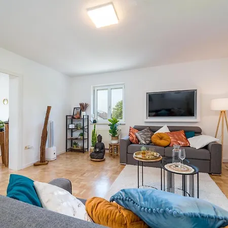 2og Rechts - Wunderschoene 80m2 3-zimmer City Naehe Salzburg Apartmán Freilassing