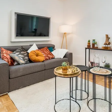 2og Rechts - Wunderschoene 80m2 3-zimmer City Naehe Salzburg * Freilassing